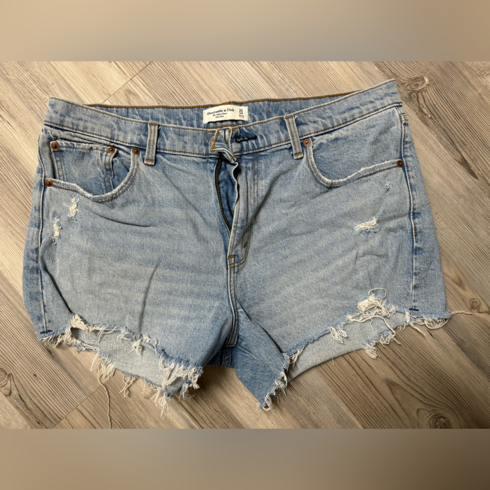 Abercrombie the Mom short mid rise